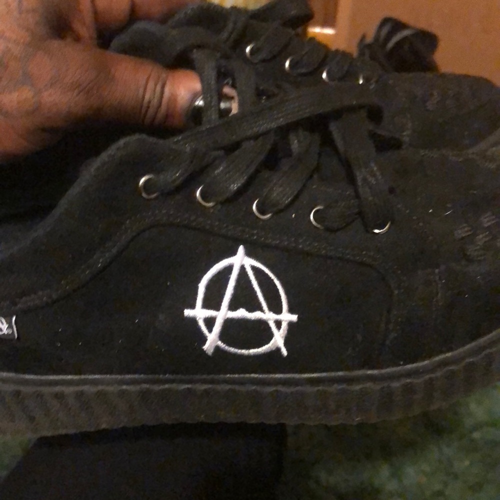 Anarchic creepers